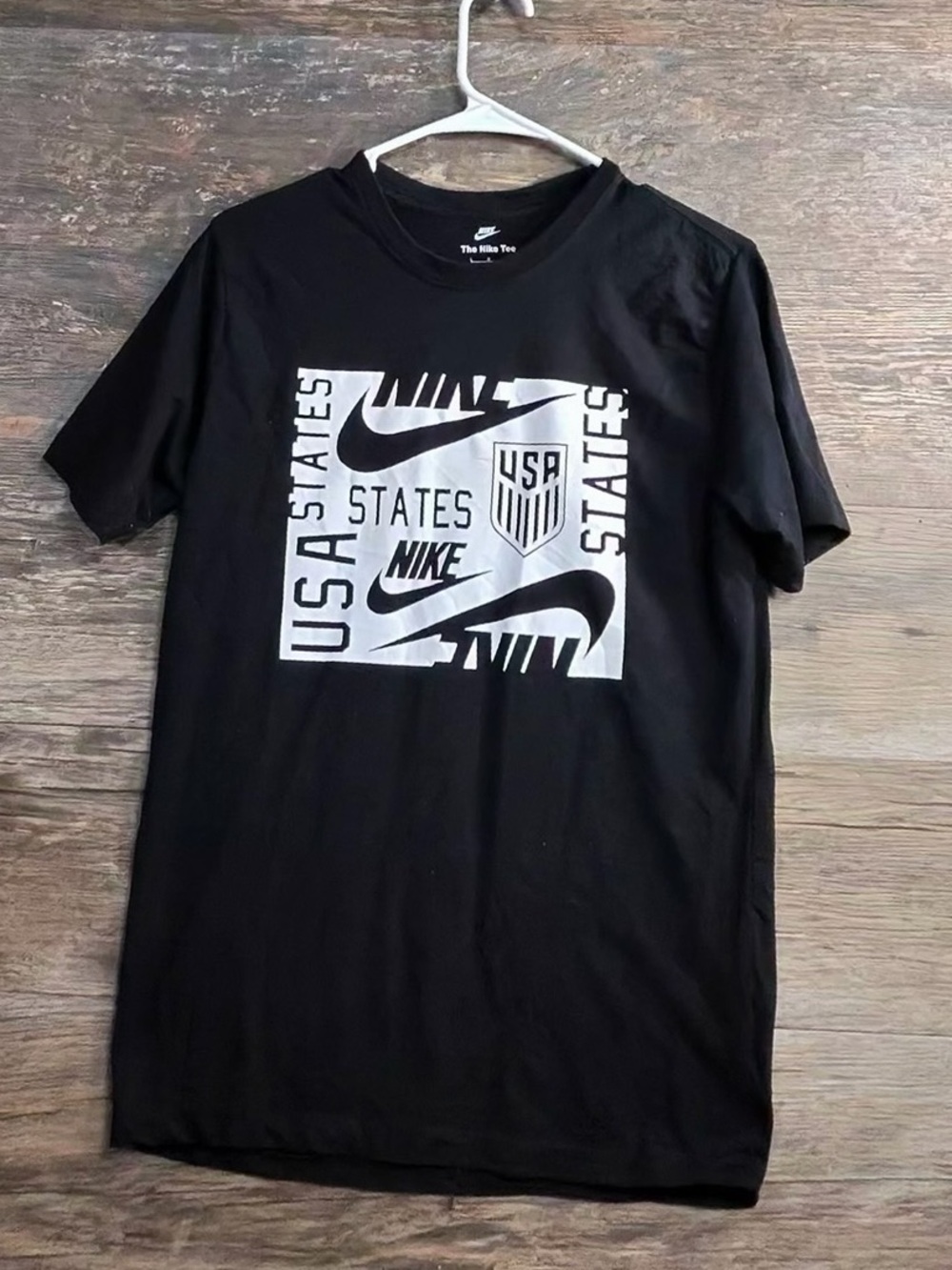 Nike Men’s Black Graphic USA Short Sleeve Tee